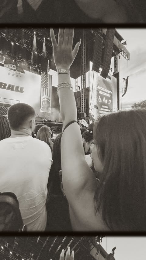 Instagram post by @theavarae for Tinder. Caption reads: Day 3* of Gov ball was so much fun w @tinder and....