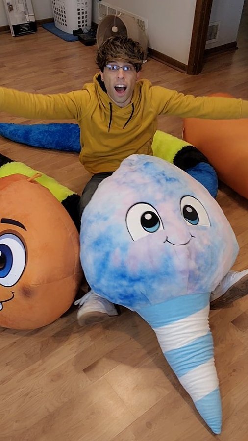 Instagram post by @arcade_matt for Gel Blaster. Caption reads: [...] I Win The Star Carnival Game with a....