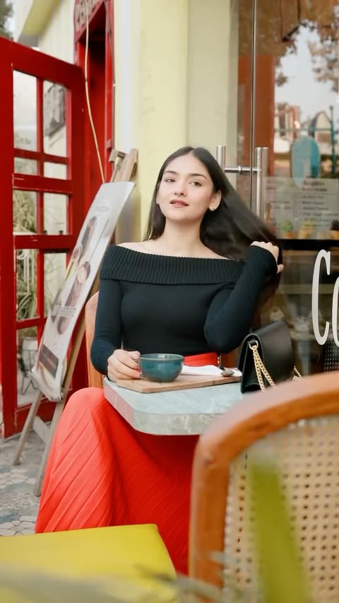 Instagram post by @anureetbajwa_ for Mamaearth. Caption reads: ‘One Lipstick, One City, Three moods’
took her....