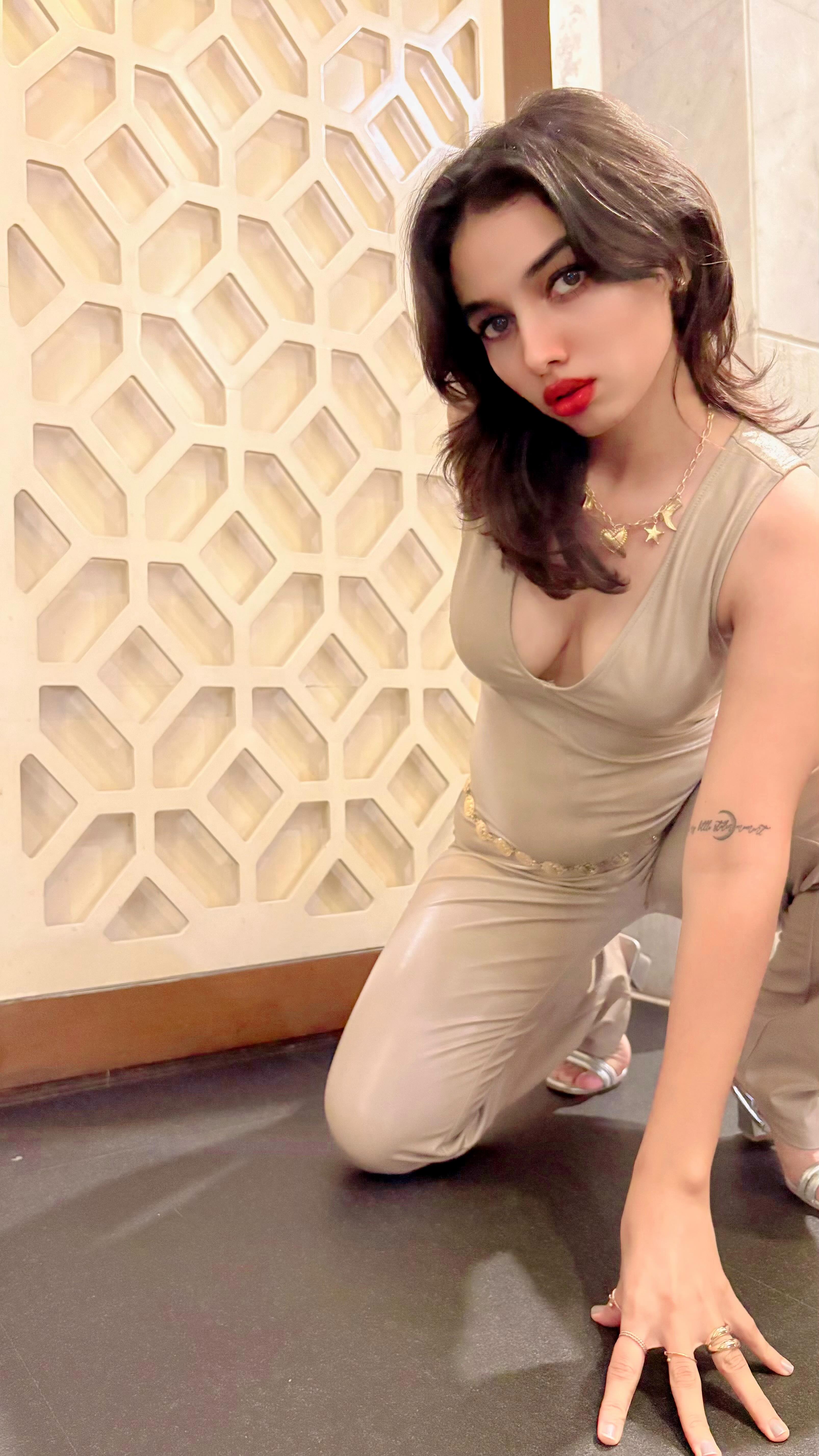 Instagram post by @d.influence.her for Forever21. Caption reads: Chew up all my bubble gum 🧼🛁🧋🫧

Dress -....