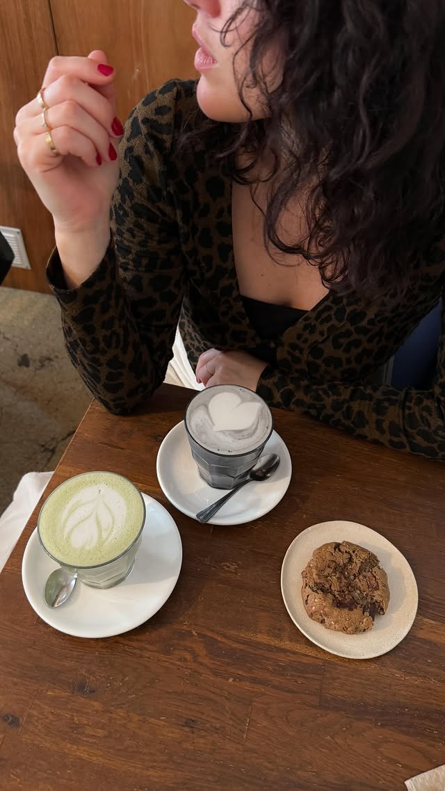 Instagram post by @annelauresmd for NOO. Caption reads: [...] TENUE : Top @ginatricot Gilet @noo_paris....