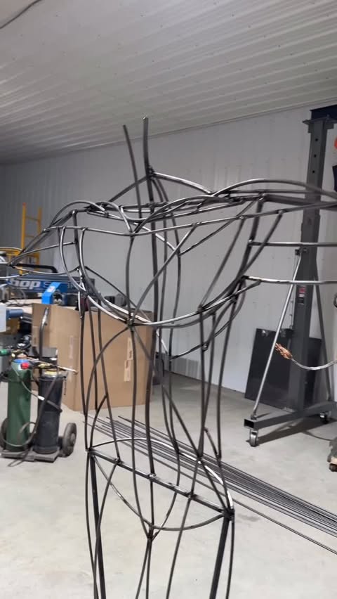 Instagram post by @stempkadesigns for Lincoln Electric. Caption reads: [...] #metalart #stempkadesigns....