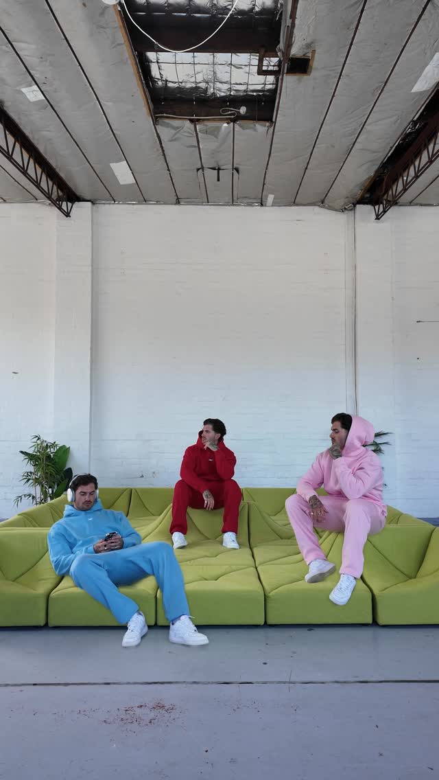 Instagram post by @tayyreid for Elite Eleven Sporting. Caption reads: three colours, same comfort @eliteelevensporting....