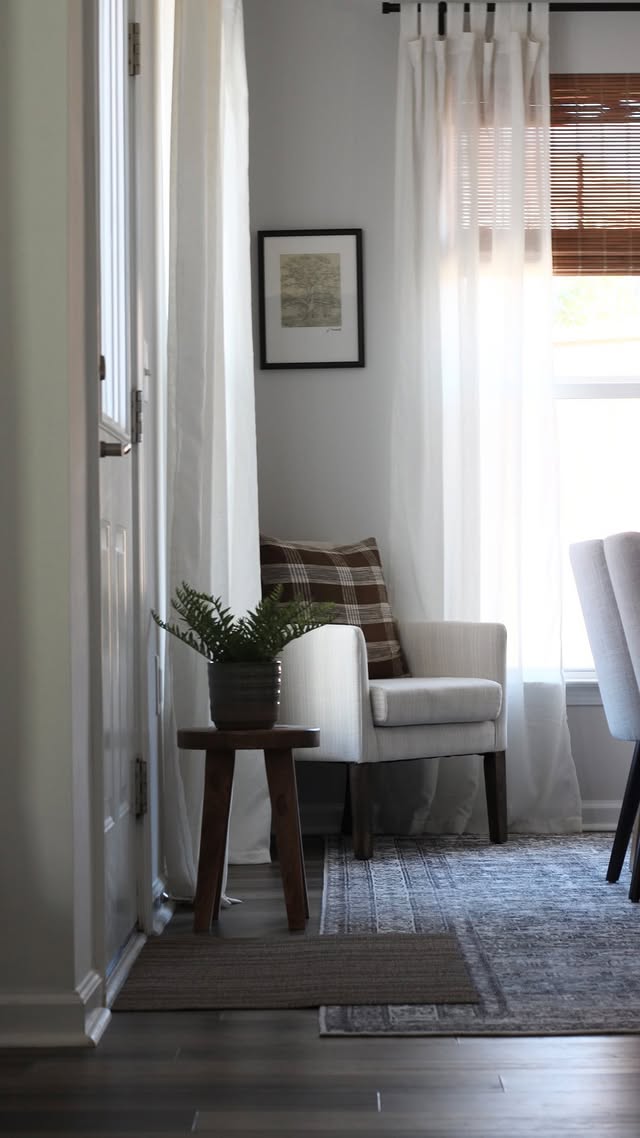 Instagram post by @smc.living for Chilewich. Caption reads: [...] back door to hang outside. Thanks to....