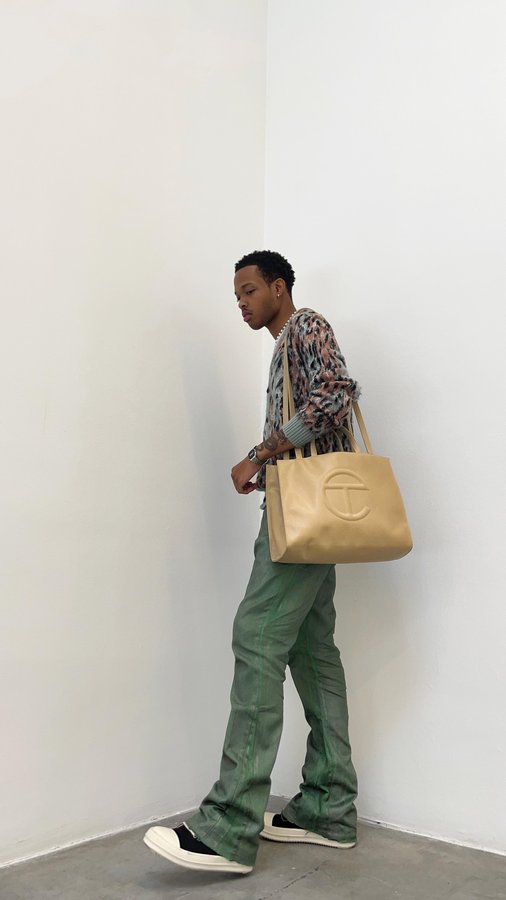Instagram post by @gexffrey for mnml. Caption reads: #mnmlfits ⭐️⭐️⭐️ (Use my discount code: [...].
