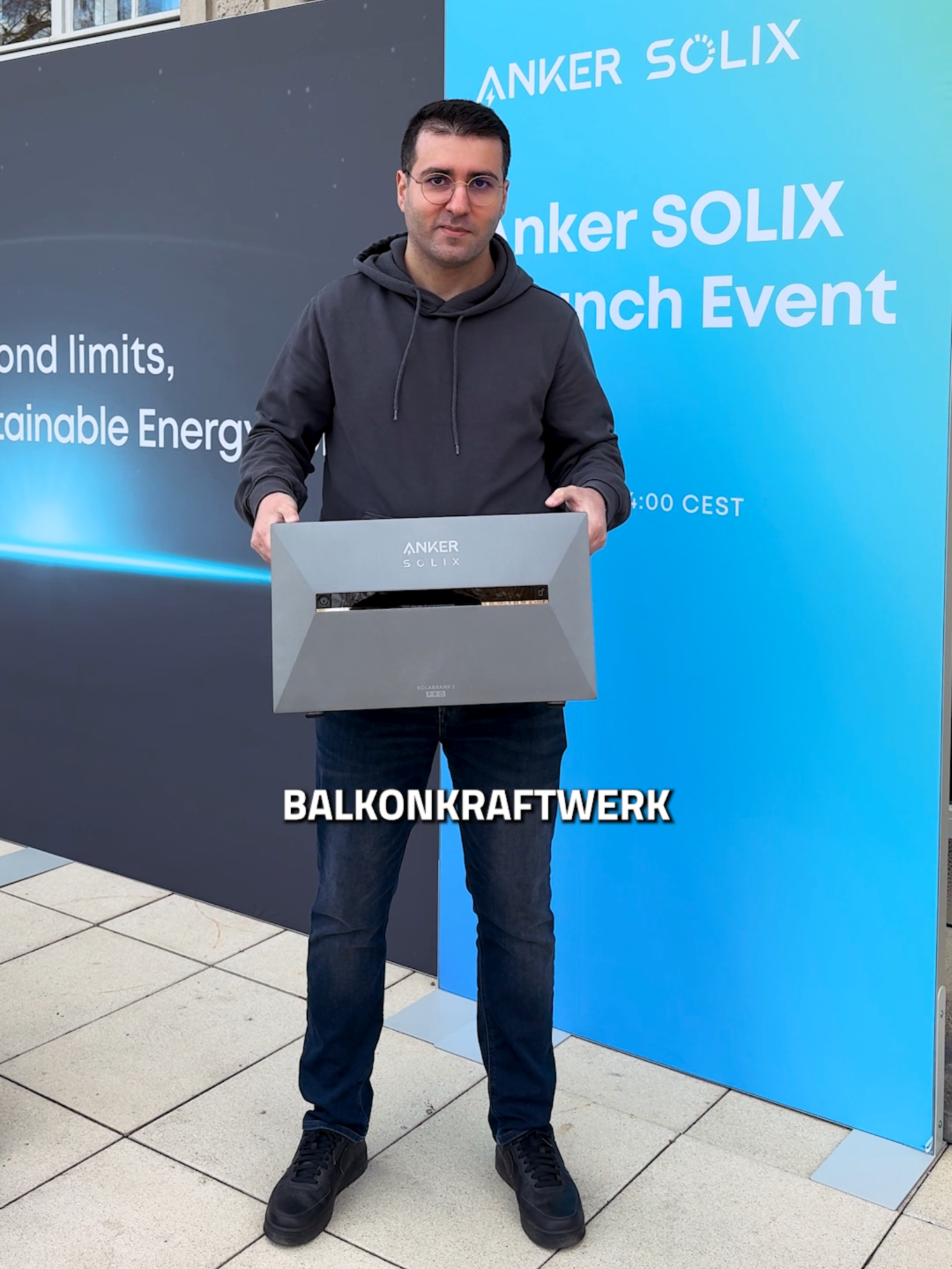 TikTok post by @umihito for AnkerMake. Caption reads: [Werbung] Was bringt ein Balkonkraftwerk mit....