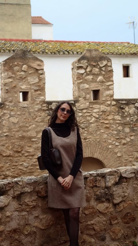 Instagram post by @morasclaudia for Goelia. Caption reads: January outfits with @goelia_official ❄️

Code:....