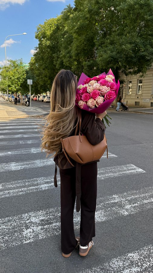 Instagram post by @veronikakrbatova for HalfPrice. Caption reads: tak možno nabudúce 🥲🛍️😂 

@halfprice.eu *ad.