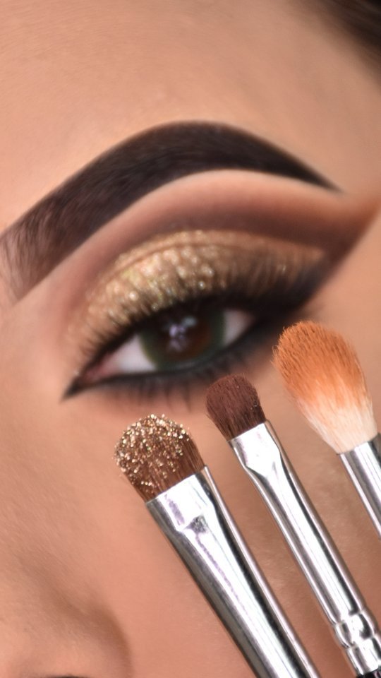 Instagram post by @batgirlekta for Colorbar Cosmetics. Caption reads: Let your eyes do the talking this festive season,....
