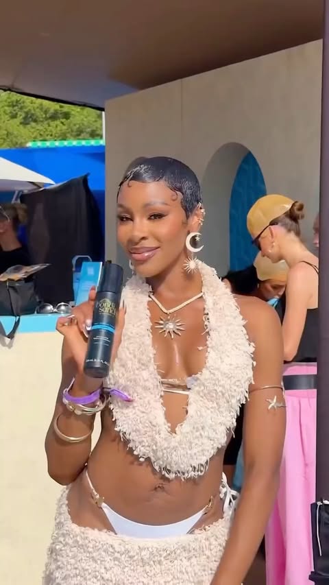 Instagram post by @itsmariammusa for Bondi Sands. Caption reads: Pixie ✔️ Glow ✔️ @bsthydepark ✔️✨ @bondisands....