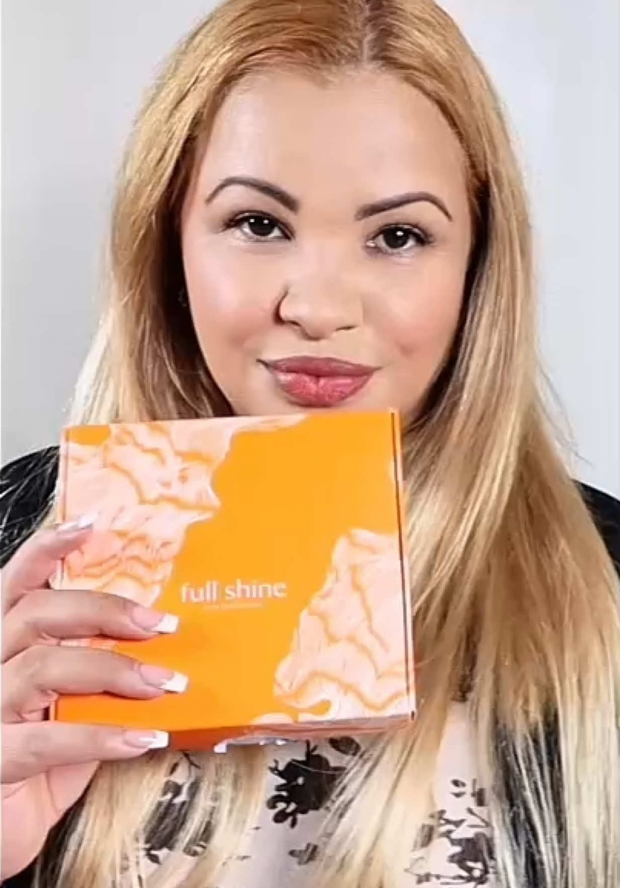 TikTok post by @fitfashionistarock for Full Shine Official. Caption reads: [...] #HairTransformation, #FullShine, @Full Shine....