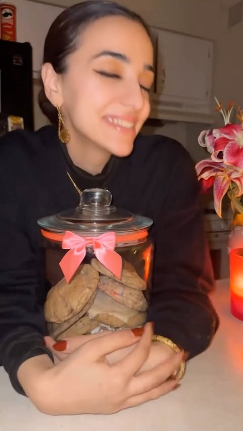 Instagram post by @readwithsaeda for Taylor Chip. Caption reads: [...] CODE: readwithsaeda 𝐭𝐡𝐚𝐧𝐤 𝐲𝐨𝐮....