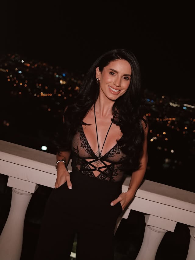 Instagram post by @ioanagrama for Intimissimi. Caption reads: [...] more than gifts this season. 
@intimissimi....