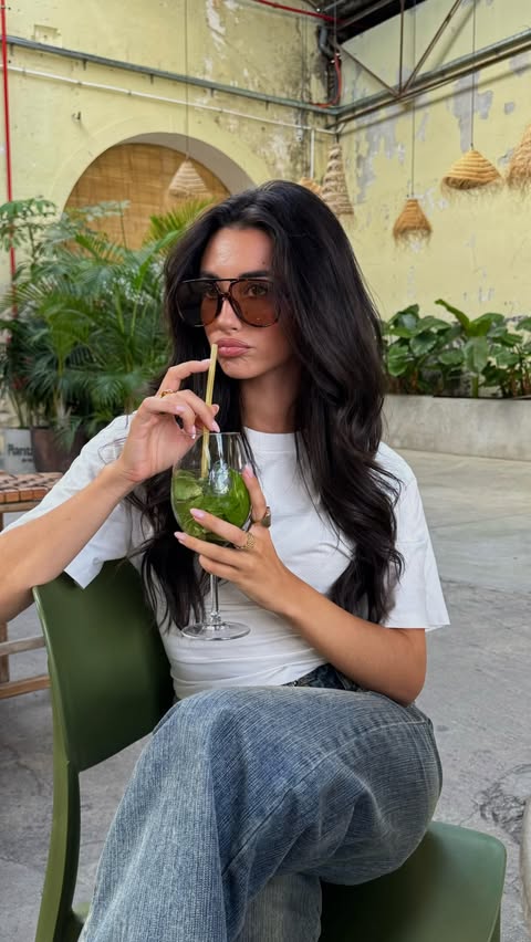 Instagram post by @ritapsilvaa for Edikted. Caption reads: Gifted // @edikted 🫂🤍.
