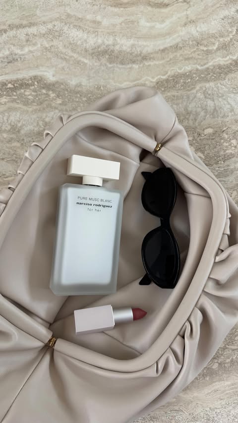 Instagram post by @hannahlaity for narciso rodriguez. Caption reads: It’s kind of amazing how a scent can set the tone....