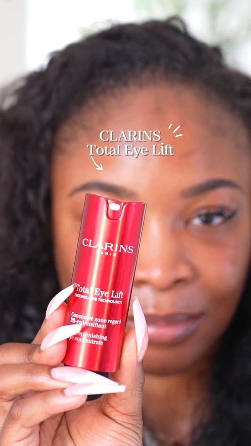 Instagram post by an influencer for Clarins. Caption reads: #ClarinsPartner | Y’all keep asking how [...].