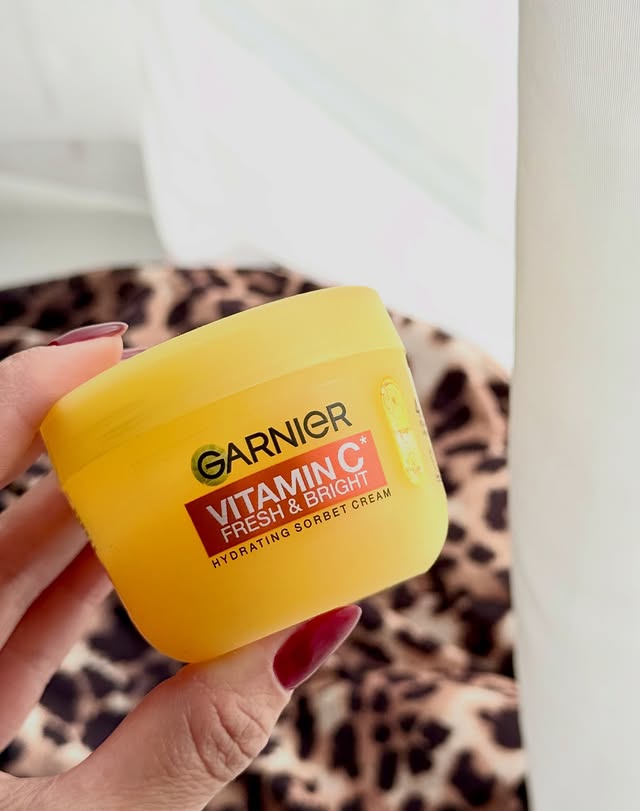 Instagram post by @iamlorelei for Garnier Nederland. Caption reads: some new habits i picked up this March💛 _ new....
