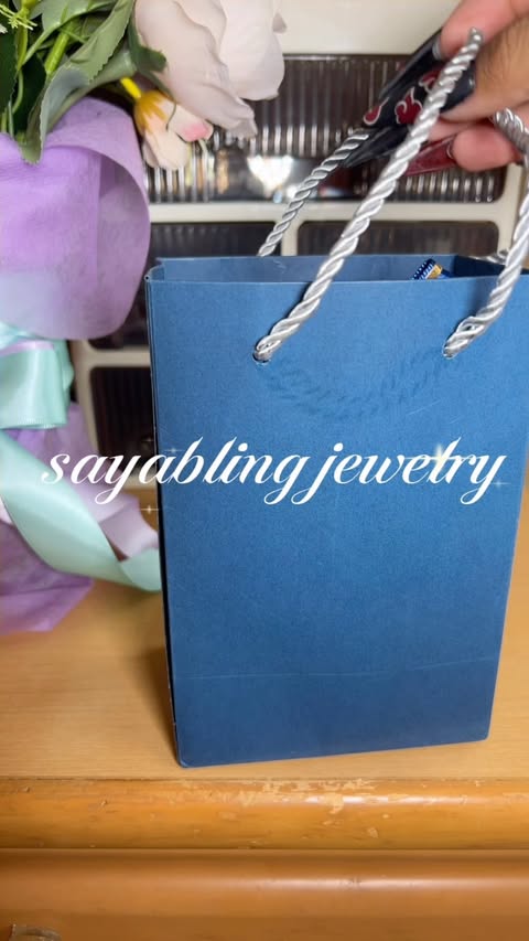 Instagram post by @locamiiii for Sayabling Jewelry. Caption reads: 💎 sayabling jewelry 💎 ⁡....