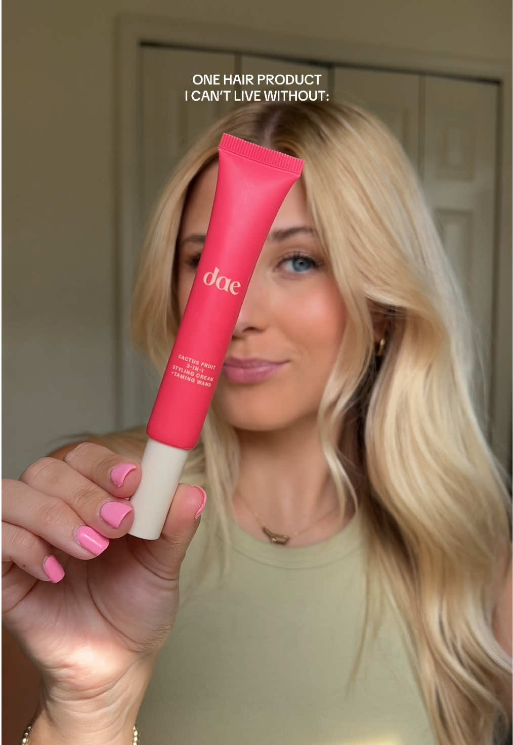 TikTok post by @jennaevelynnn for Dae Hair. Caption reads: No more flyaways with @Dae Hair Taming Wand!....