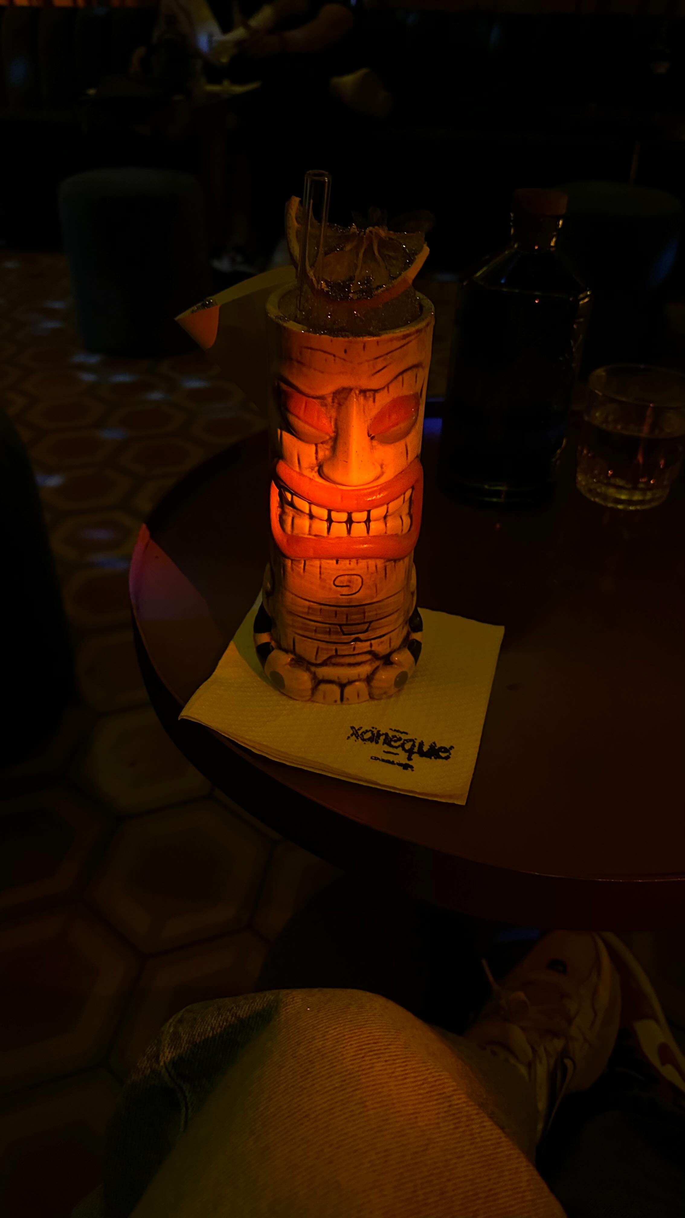 Instagram post by @jacqui.comm for Cyzone. Caption reads: @cyzone_oficial ✨✨🌷.