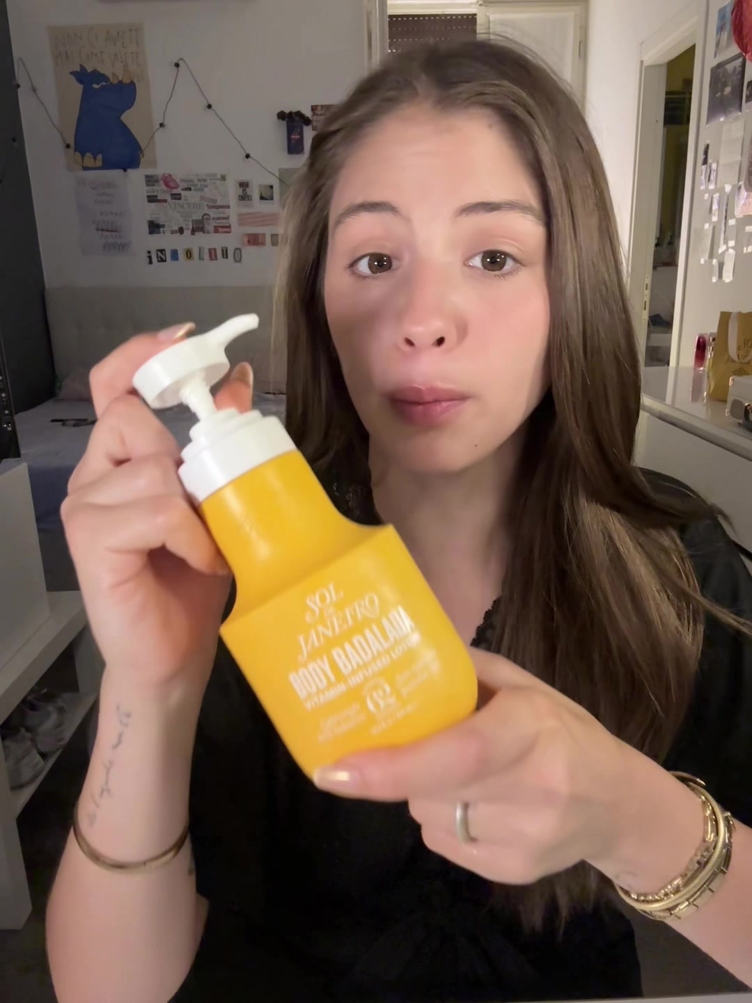 TikTok post by @ceciliacantarano for Sol de Janeiro. Caption reads: Cosa dura 24h? @Sol de Janeiro #adv @Sephora....