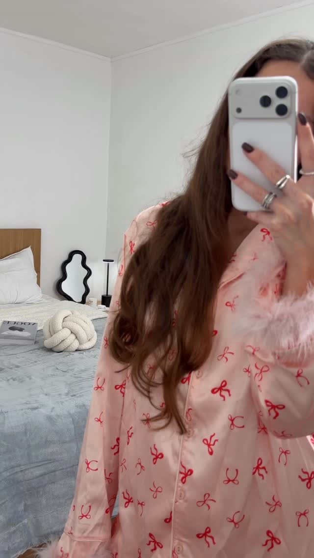 Instagram post by @mur.mur_style for Bedsure Home. Caption reads: This cozy setup instantly makes the whole space....