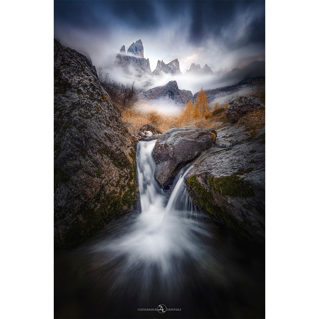 Instagram post by @fotografietrippolt for Nikon DACH. Caption reads: [...] #hiking #ad @opernfoto @haidafilter....