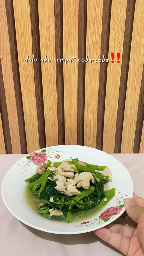 Instagram post by @peni_apriyani16 for Masako. Caption reads: [...] kalau masak tumisan aku selalu pakai Masako....