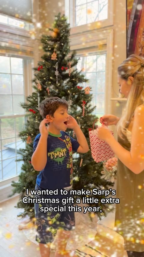 Instagram post by @joyfulfamusa for myFirst. Caption reads: [...] my kids explore the world 💙⌚
With myFirst,....