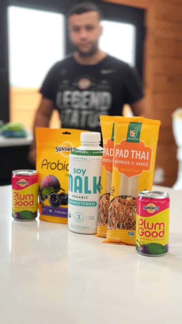 Instagram post by @kerrasmomlife for MALK Organics. Caption reads: #ad Back-to-school = chaos in the mornings 🤪....