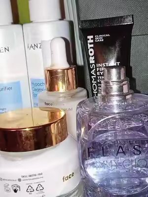 TikTok post by @laurenskincarejournal for Kanzen Skincare. Caption reads: [...] the same time 😭🤣💕 @Dr.melaxin Uk @Kanzen....