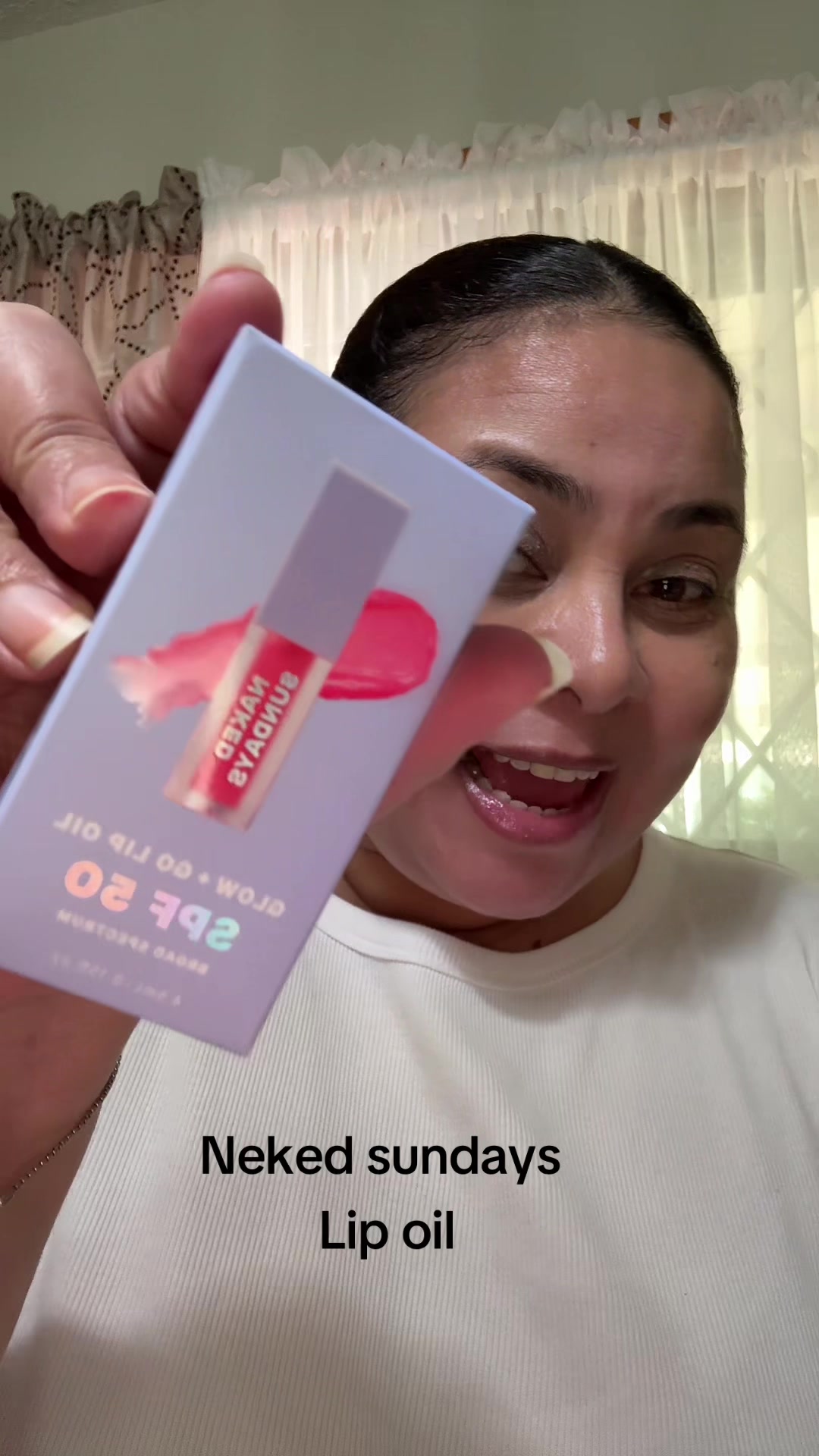 TikTok post by @marili64m for NAKED SUNDAYS. Caption reads: Naked sundays Glow+go lip oil @Naked [...].