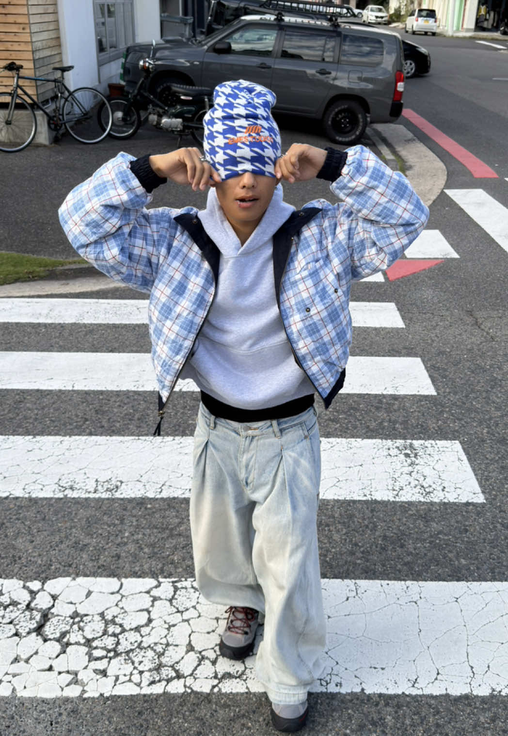 TikTok post by @hollywooddreamthe for EME STUDIOS. Caption reads: [...] ⁡@EME STUDIOS #ootd #streetwear #outfitideas....