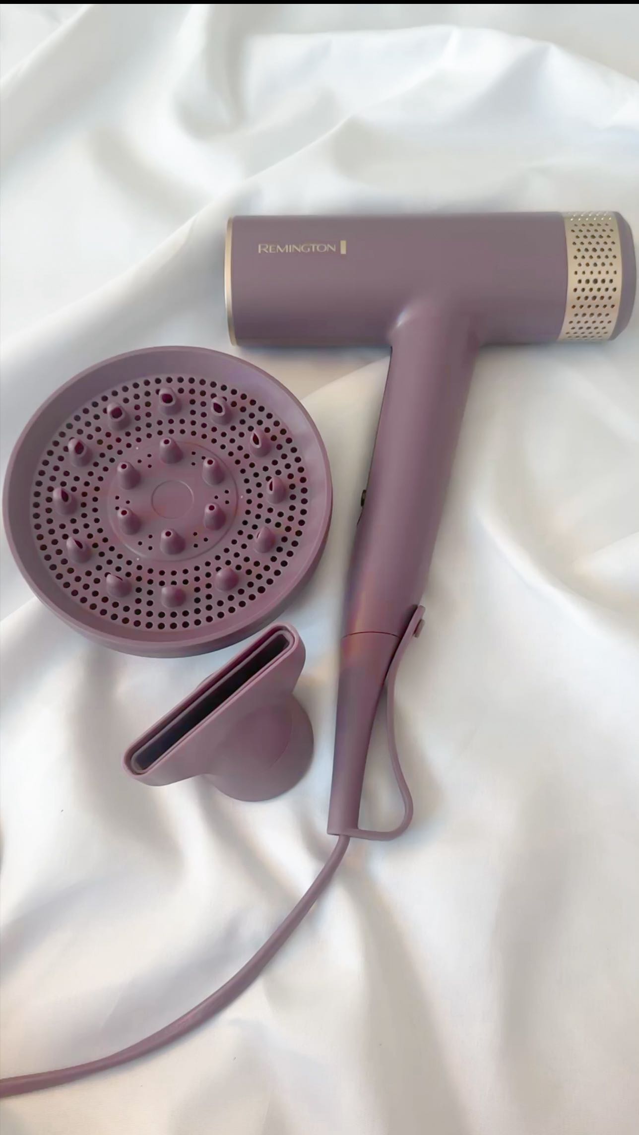 Instagram post by @ewam.beauty for Wizaz.pl. Caption reads: Hejka Kochani! Jak Wam mija weekend? 
Ostatnio w....