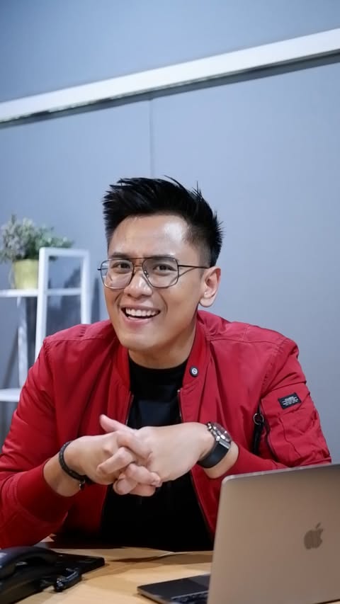 Instagram post by @danargumilang for DBS Bank. Caption reads: Siapa bilang ngomongin mimpi cuma soal sekarang?....