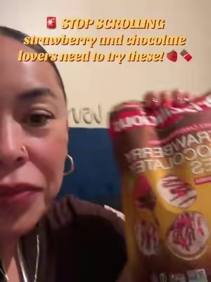 TikTok post by @deisys_vsg_777 for Drizzilicious. Caption reads: These Drizzilicious Strawberry Chocolatey Bites....