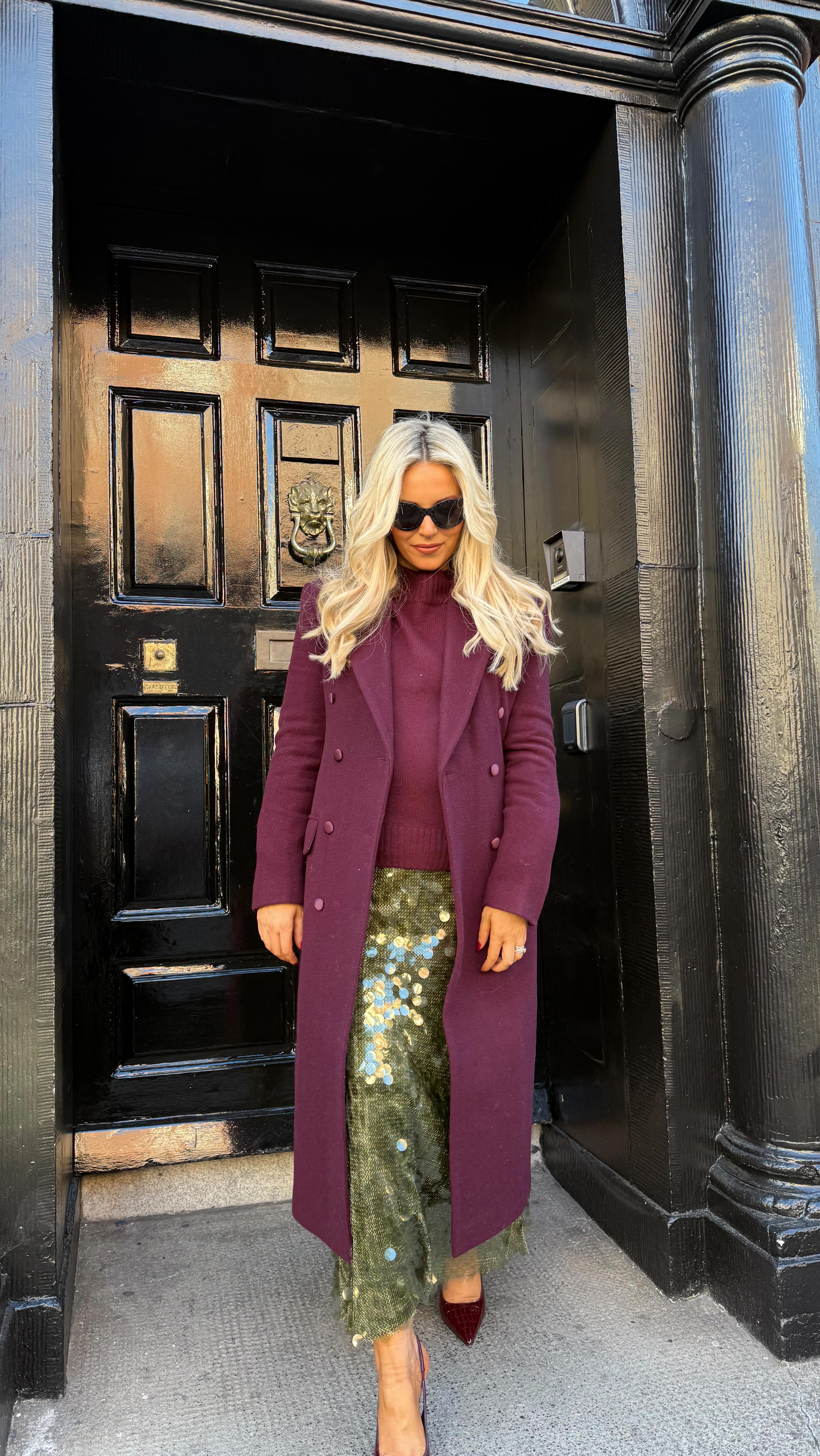 Instagram post by @hannahcjsaunders for Sinead Keary. Caption reads: [...] dressing! 🍏 🍇 all dressed for the....