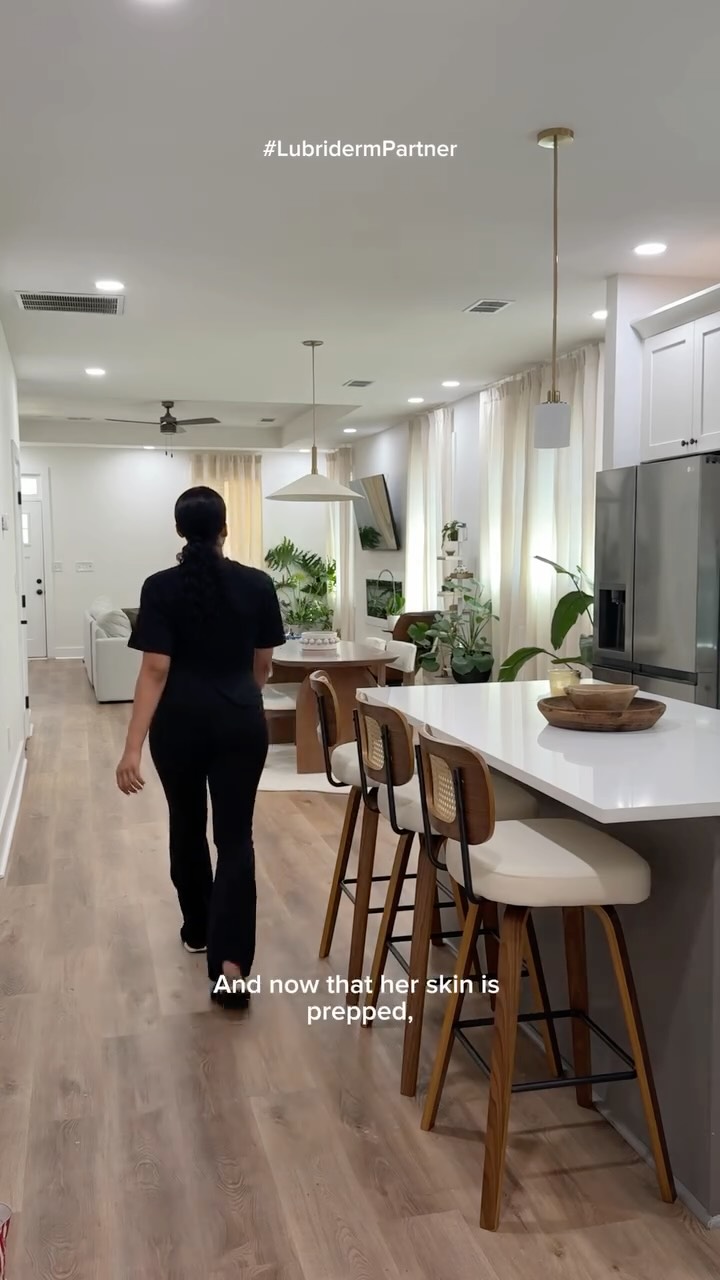 Instagram post by @nazjaa for Lubriderm. Caption reads: #LubridermPartner welcoming the cooler season with....