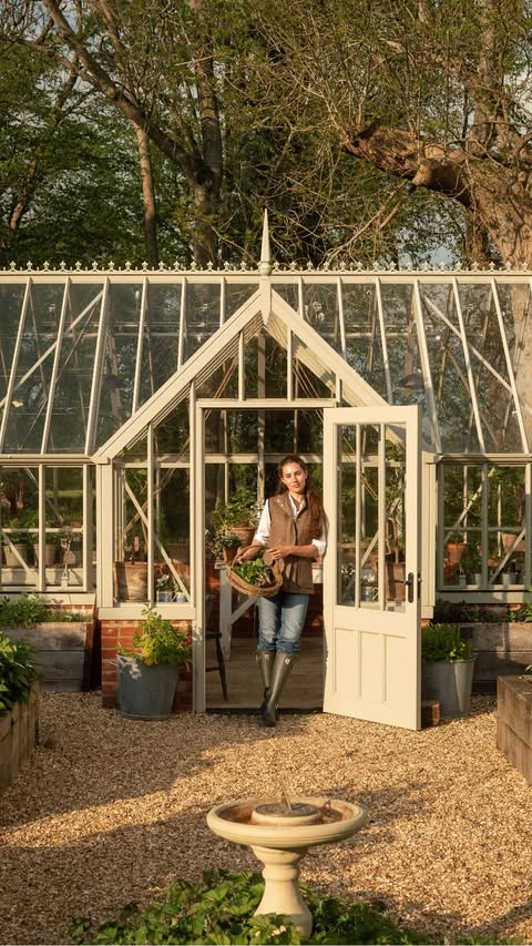 Instagram post by @lydia for Holland Cooper. Caption reads: [...] to dress in the English countryside....
