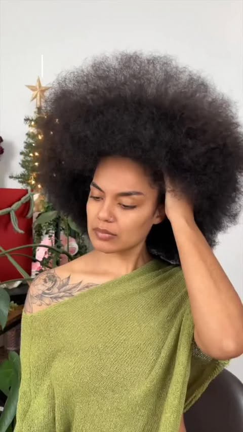 Instagram post by @naturallysage_ for Creme of Nature. Caption reads: Claw clip bow style 🎄but make it protective. My....