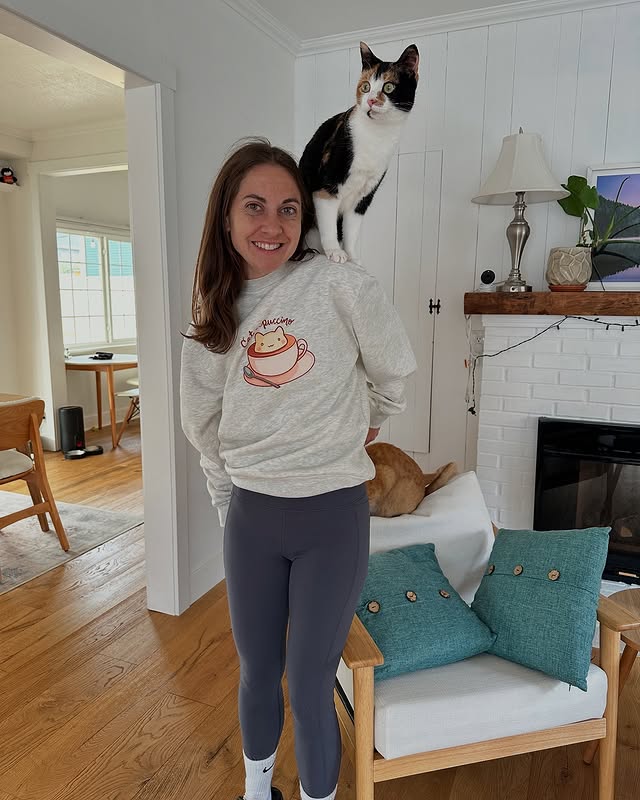 Instagram post by @pesto.theorangetabby for Redbubble. Caption reads: [...] pet people on your life?

We got you!....