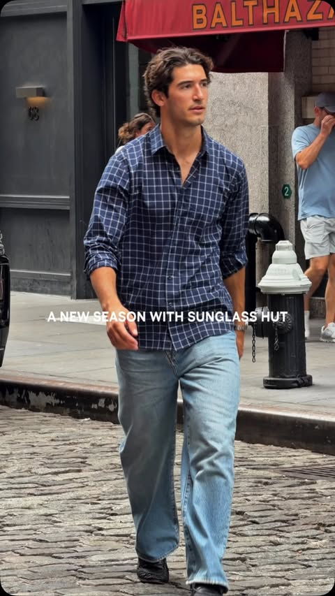 Instagram post by @ennyrad for Sunglass Hut. Caption reads: [...] frames to take me into the Fall.....