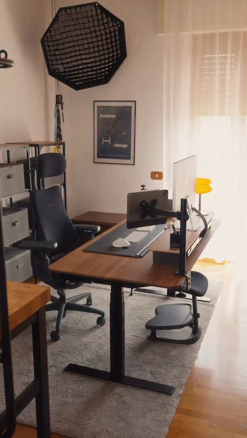 Instagram post by @iandreamosca for KUXIU. Caption reads: VESA mount for all iPad!🔥

Love the @kuxiutech....