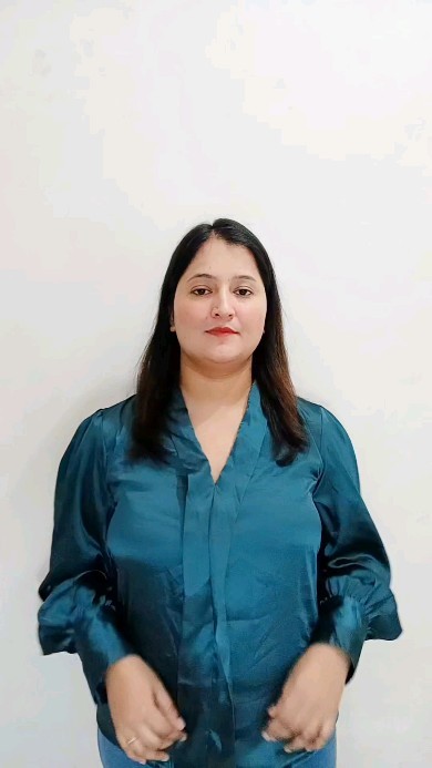 Instagram post by @divyamitmishra2701 for Viral Pitch. Caption reads: Are you looking for your wardrobe
transformation?....