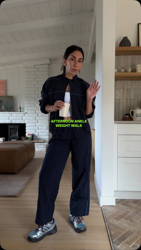 Instagram post by @sam.tahan for ATHLETA. Caption reads: [...] when I feel cute, obsessed with my @athleta....