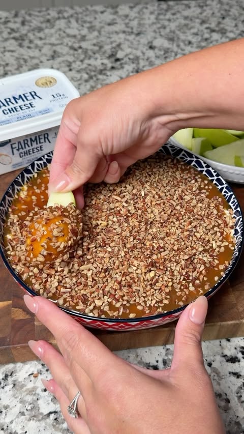 Instagram post by @marriedtobbq for Lifeway Foods. Caption reads: Creamy, Protein Caramel Apple Dip....