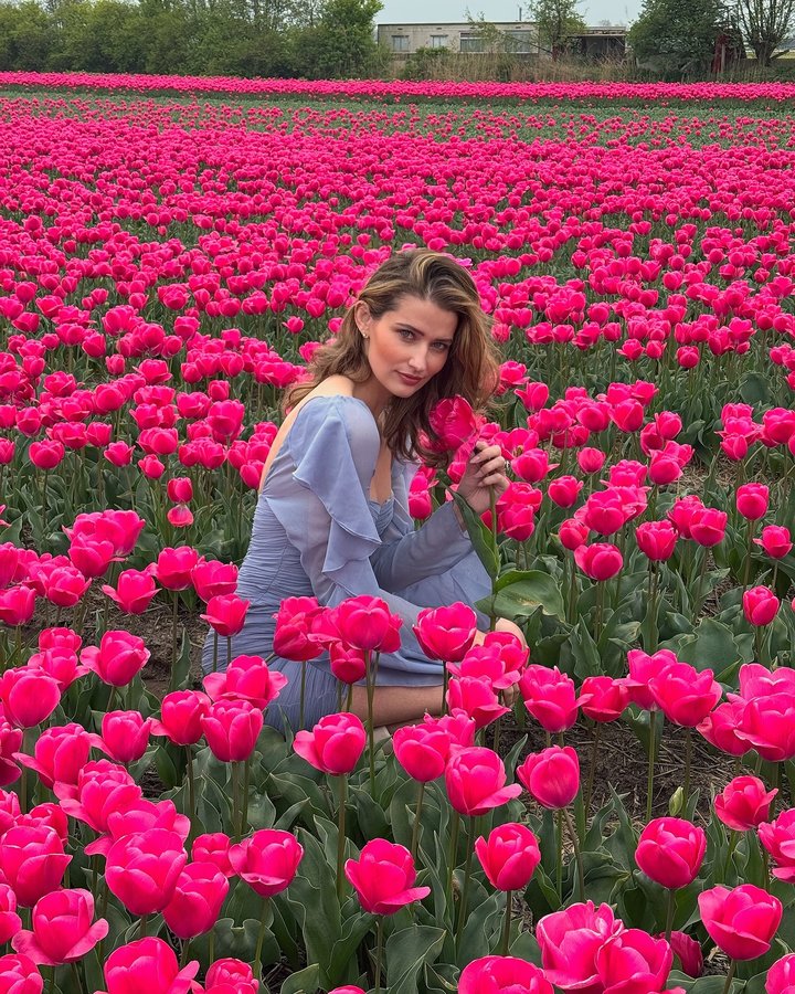 Instagram post by @sarahpalmyra for Bloomeffects. Caption reads: [...] 🌷had the most amazing time with....