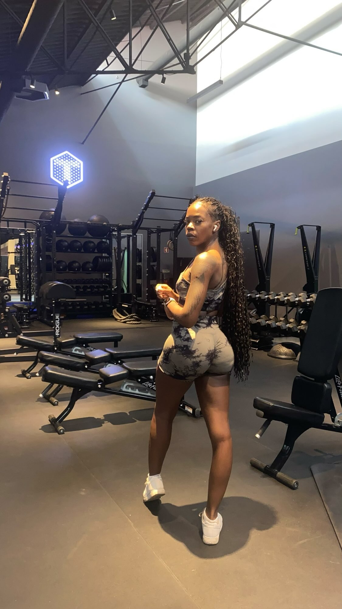 Instagram post by @nelma.karina for Ironpanda. Caption reads: [...] Use code NK25 for 25% off with....