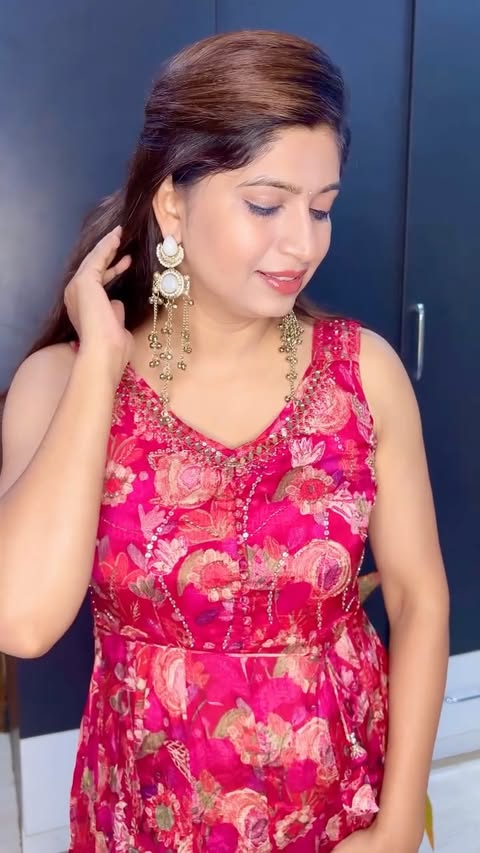 Instagram post by @unikshalove for Amazon Beauty. Caption reads: [...] for this festive season @amazonbeauty ✨....
