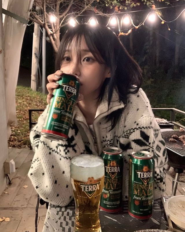 Instagram post by @chajinah_ for TERRA Korea. Caption reads: #광고 

작년, 재작년 완판 신화를 일으킨
테라 싱글몰트 에디션 24년 앵콜 출시....